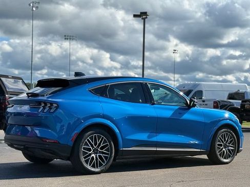Used 2025 Ford Mustang Mach-E Premium AWD/4WD image 40