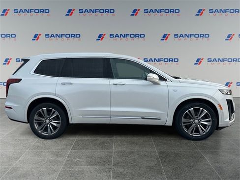 Used 2021 Cadillac XT6 Premium Luxury image 6