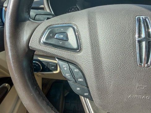 Used 2017 Lincoln MKC Select w/ Select Plus Package FWD image 9