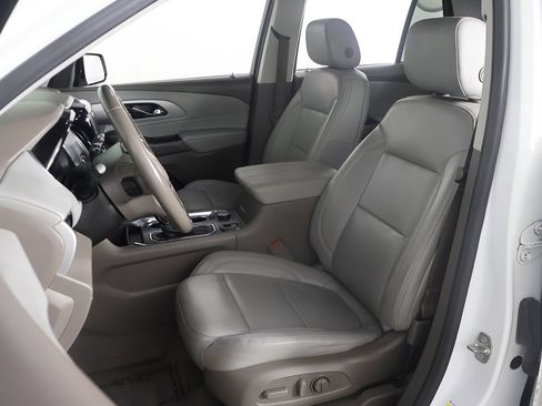 Used 2020 Chevrolet Traverse LT w/ Driver Confidence II Package AWD/4WD image 30