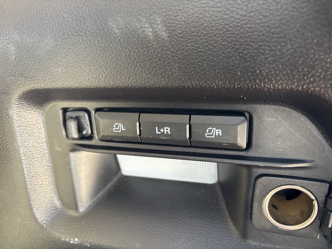 Used 2021 Ford Explorer Limited w/ Equipment Group 301A AWD/4WD image 33
