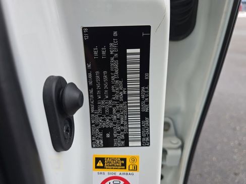 Certified 2019 Toyota Highlander Limited Platinum image 40