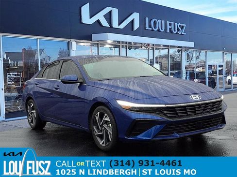 Used 2024 Hyundai Elantra Limited image 1