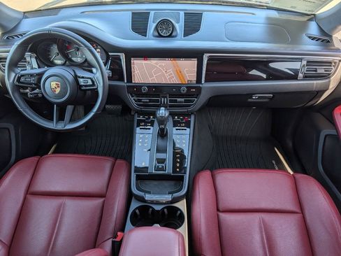 Used 2023 Porsche Macan image 6