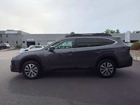 Used 2025 Subaru Outback Premium AWD/4WD image 4