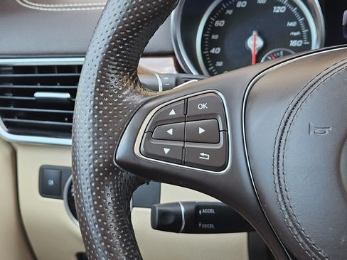 Used 2019 Mercedes-Benz GLS 450 4MATIC image 27