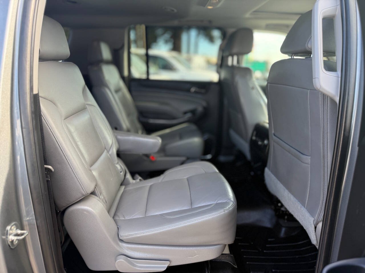 Used 2019 Chevrolet Suburban LT AWD/4WD image 36