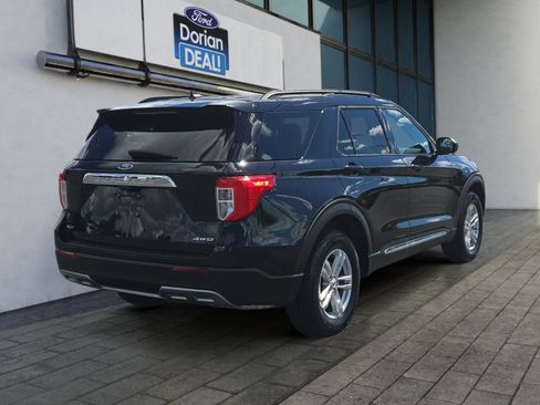 Used 2023 Ford Explorer XLT w/ Equipment Group 202A AWD/4WD image 3
