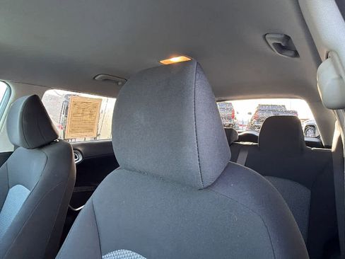 Used 2023 Kia Soul LX w/ LX Technology Package image 11