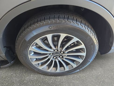 Used 2023 Lincoln Aviator Reserve AWD/4WD image 32