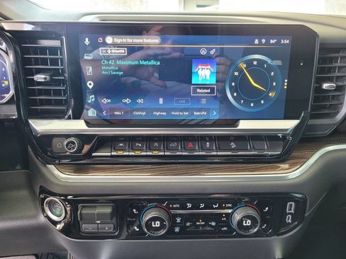 Used 2026 Chevrolet Silverado 1500 LT Trail Boss w/ LT Trail Boss Premium Package AWD/4WD image 11
