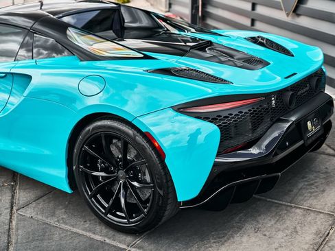 Used 2025 McLaren Artura Spider RWD image 13