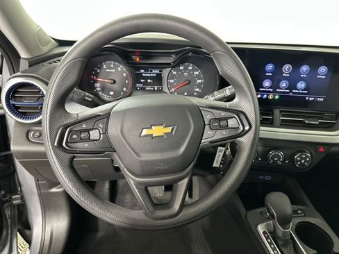 Used 2024 Chevrolet Trax LS w/ LS Convenience Package image 14