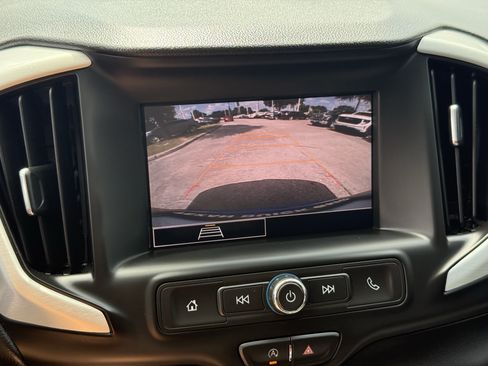 Used 2024 GMC Terrain SLE w/ Driver Convenience Package FWD image 21