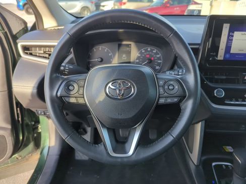 Used 2023 Toyota Corolla Cross LE image 10