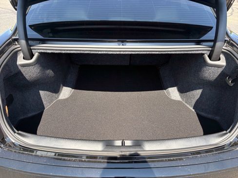 Used 2023 Chrysler 300 C RWD image 18