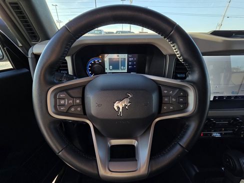 Used 2024 Ford Bronco Wildtrak image 14