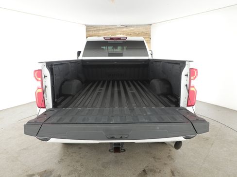 Used 2024 Chevrolet Silverado 3500 High Country w/ Technology Package image 5