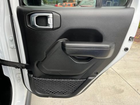 Used 2023 Jeep Gladiator Sport AWD/4WD image 23