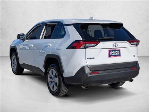 Used 2022 Toyota RAV4 LE image 8