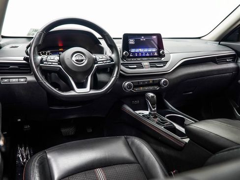 Used 2024 Nissan Altima 2.5 SR FWD image 15