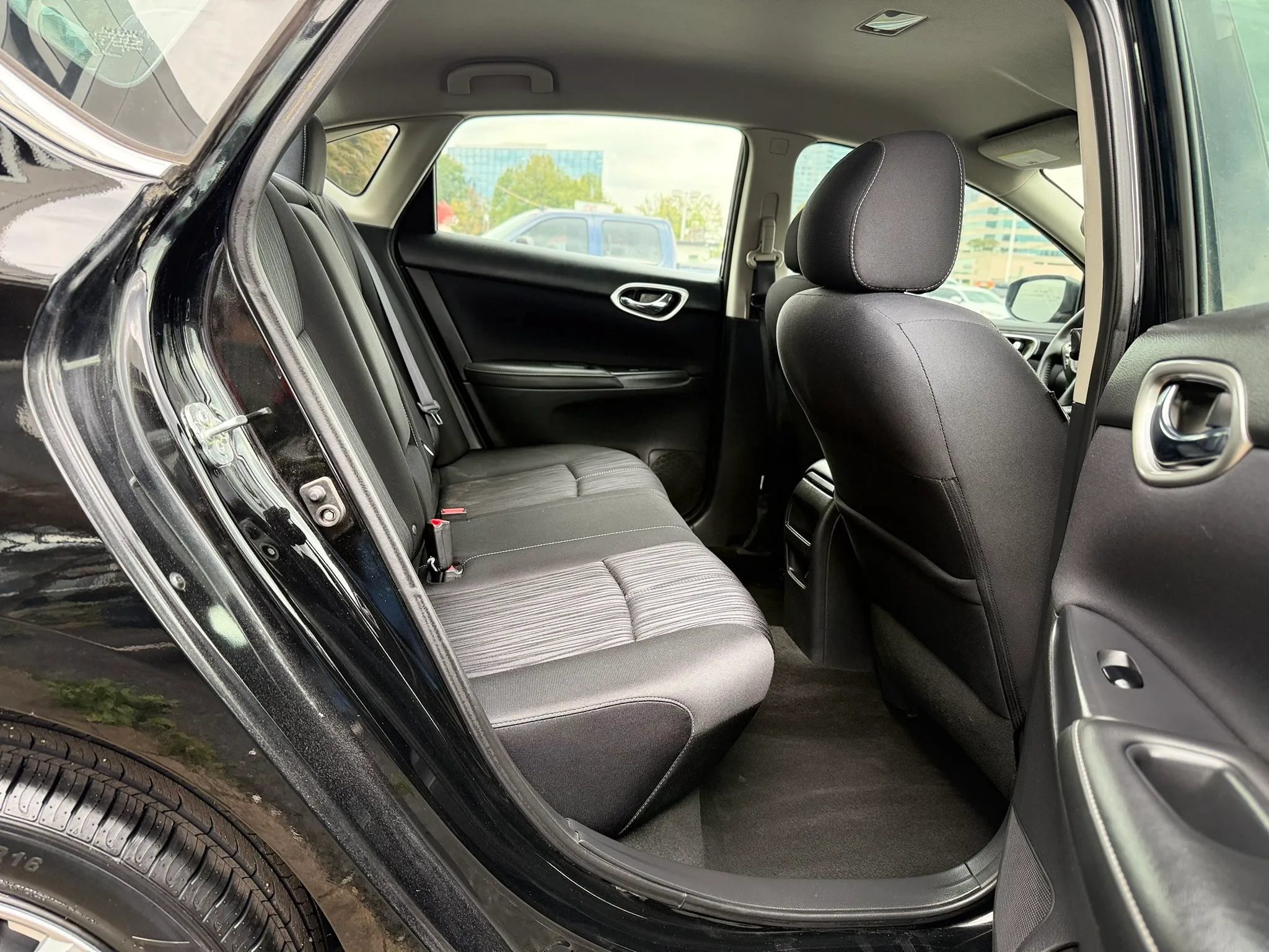 Used 2017 Nissan Sentra SV FWD image 27