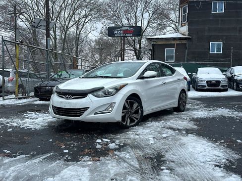 Used 2014 Hyundai Elantra Limited w/ Option Group 03 FWD image 4
