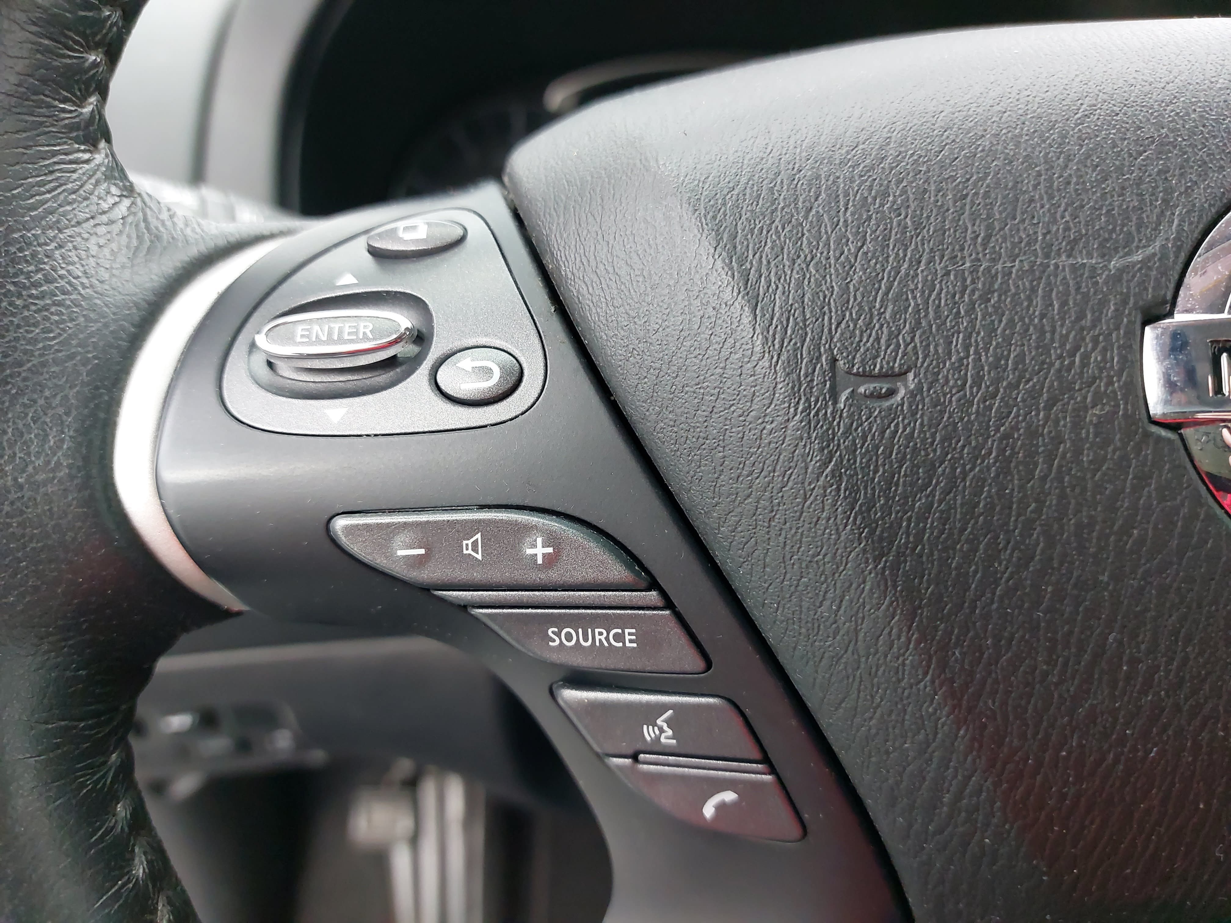 Used 2020 Nissan Pathfinder Platinum AWD/4WD image 21