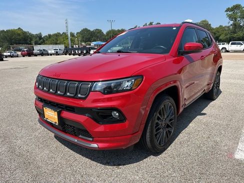 Certified 2022 Jeep Compass Limited image 4