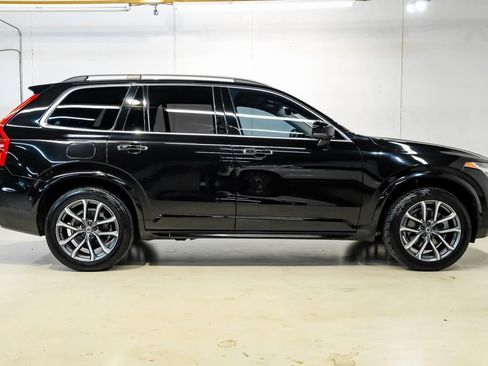 Used 2017 Volvo XC90 T6 Momentum w/ Vision Package image 8