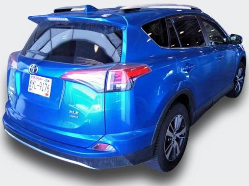 Used 2016 Toyota RAV4 XLE AWD/4WD image 3