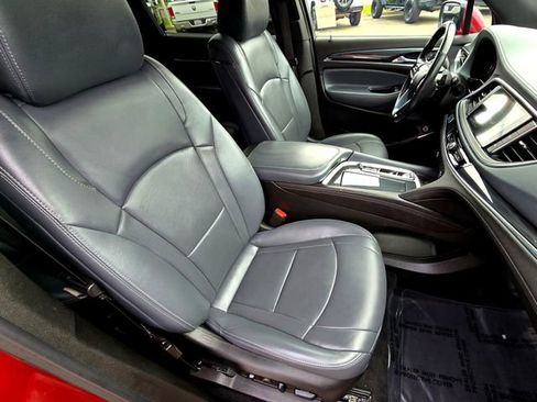 Used 2024 Buick Enclave Premium image 27