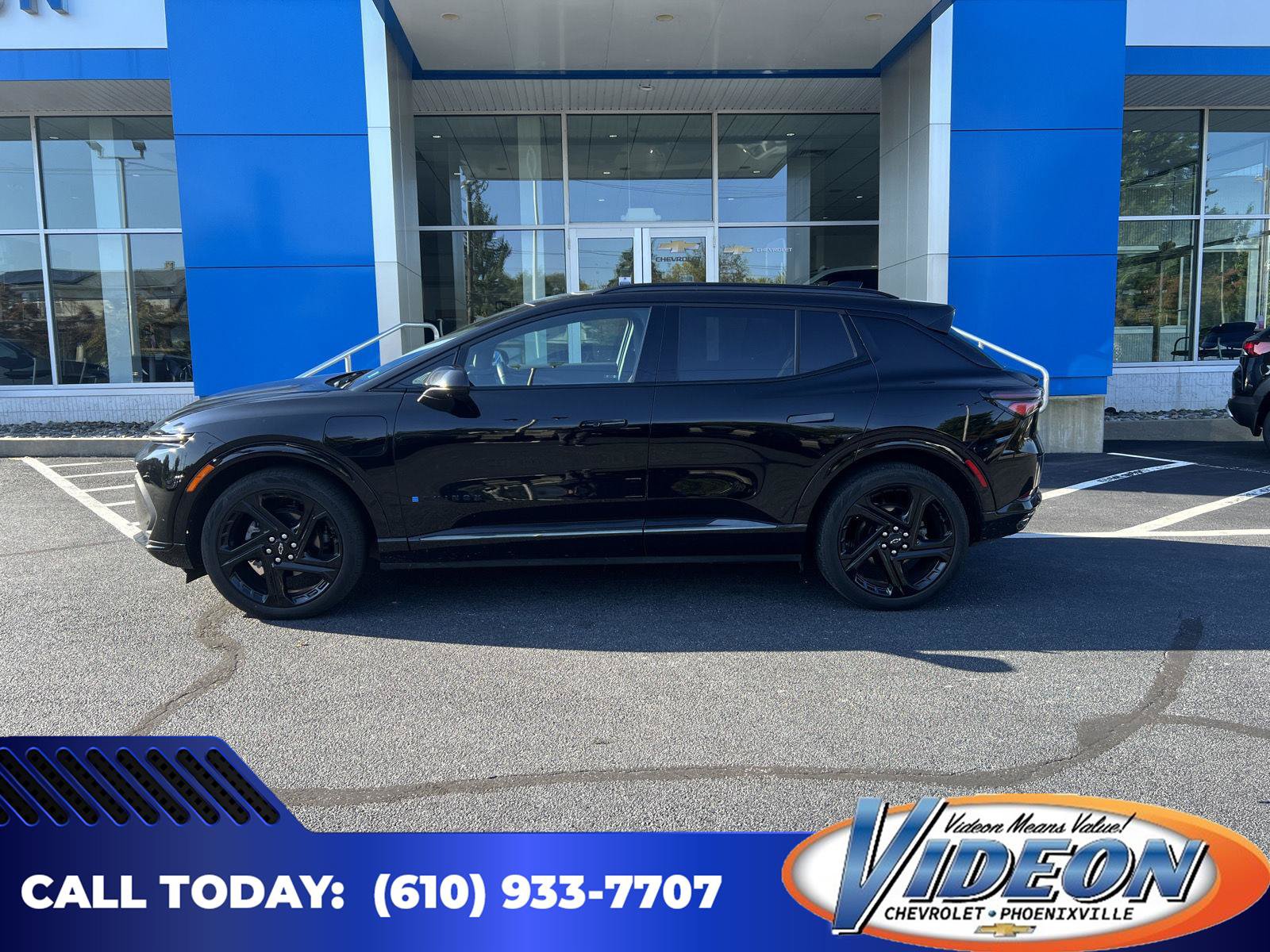 Used 2024 Chevrolet Equinox EV RS FWD image 1