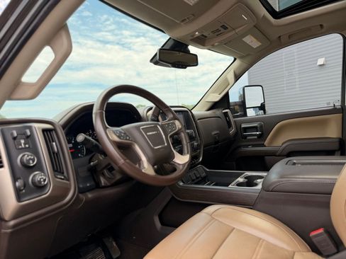 Used 2019 GMC Sierra 2500 Denali w/ Duramax Plus Package AWD/4WD image 20