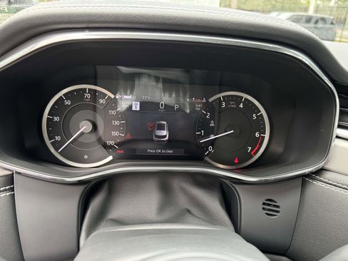 Used 2023 Jaguar F-PACE R-Dynamic S image 31