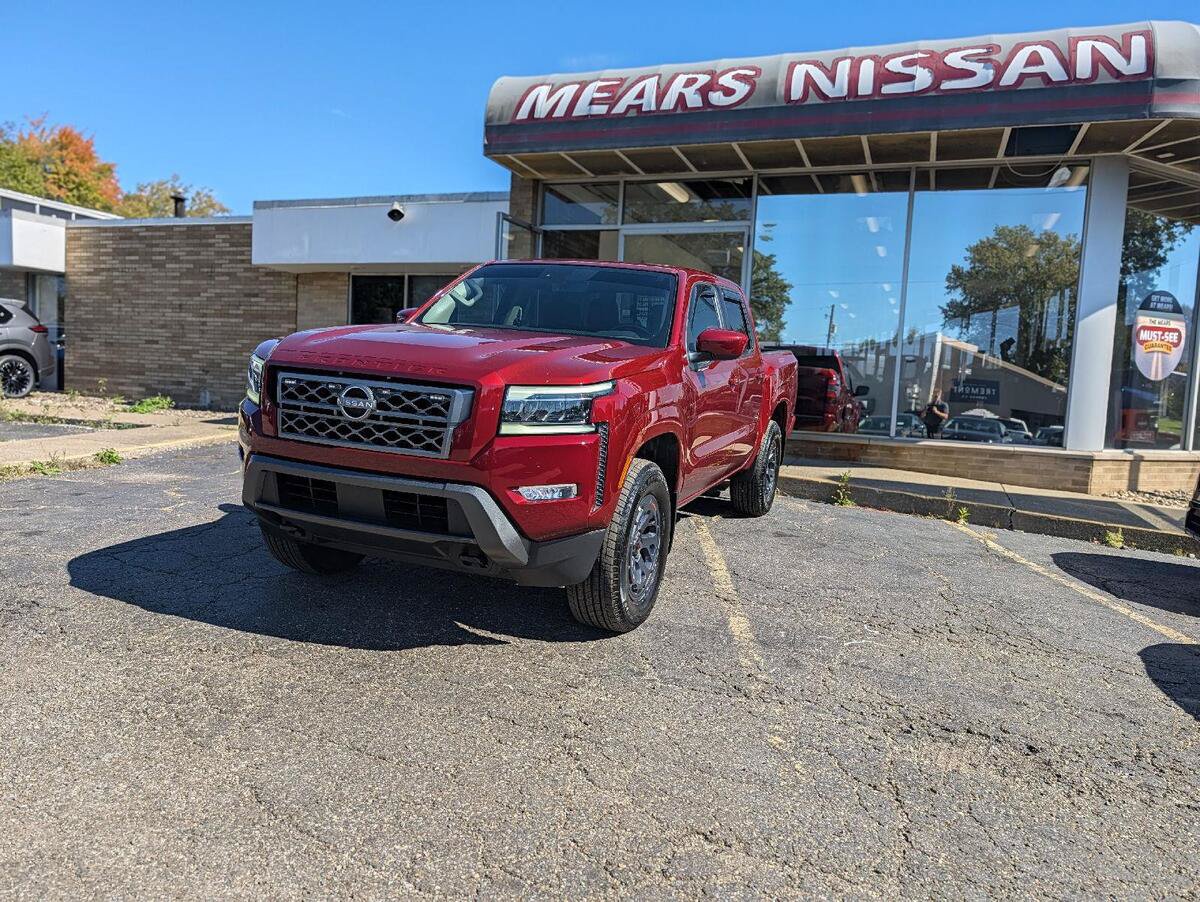Used 2024 Nissan Frontier SL w/ Technology Package AWD/4WD image 5