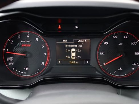 Used 2025 Chevrolet Trax RS w/ Sunroof Package image 16