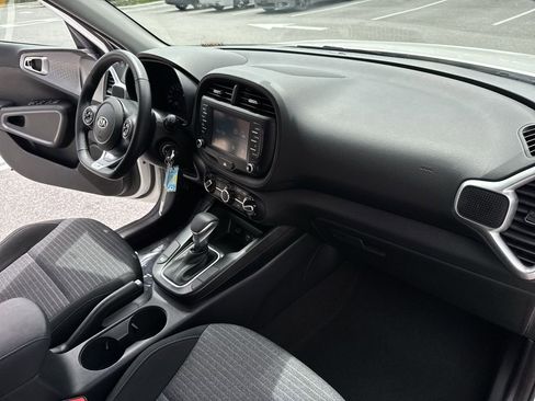 Used 2021 Kia Soul GT-Line FWD image 32
