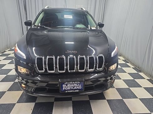 Used 2016 Jeep Cherokee Latitude w/ Cold Weather Group image 2