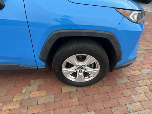 Used 2019 Toyota RAV4 XLE FWD image 17