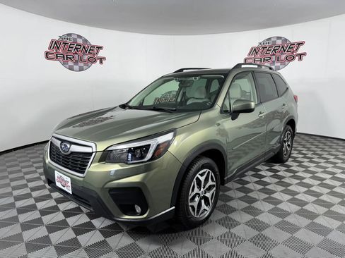 Used 2021 Subaru Forester Premium AWD/4WD image 3