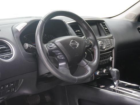 Used 2020 Nissan Pathfinder SL FWD image 10