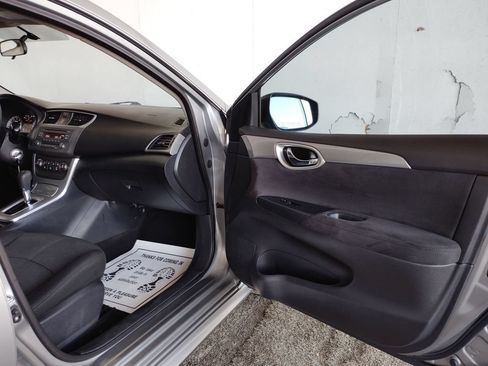 Used 2013 Nissan Sentra SR FWD image 10
