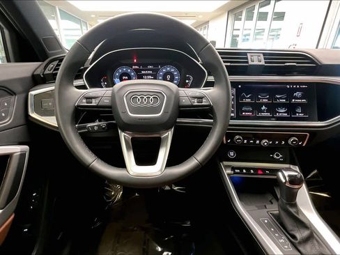 Certified 2025 Audi Q3 2.0T Premium Plus w/ Premium Plus Package image 5