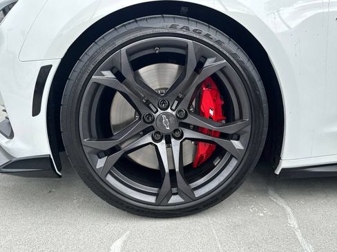 Used 2022 Chevrolet Camaro SS RWD image 4