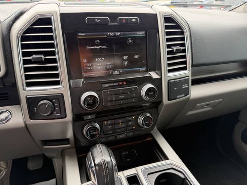 Used 2015 Ford F150 Lariat w/ Equipment Group 502A Luxury AWD/4WD image 24