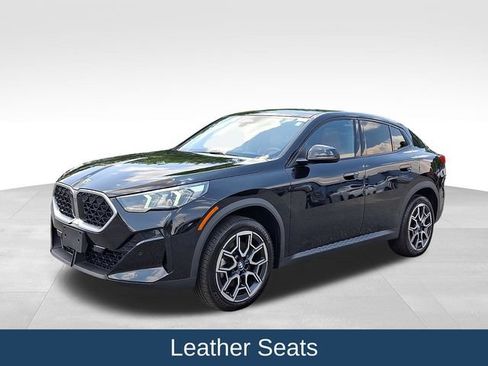 Used 2025 BMW X2 xDrive28i w/ Premium Package AWD/4WD image 4