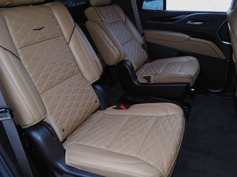 Used 2022 Cadillac Escalade Sport w/ Touring Package AWD/4WD image 22