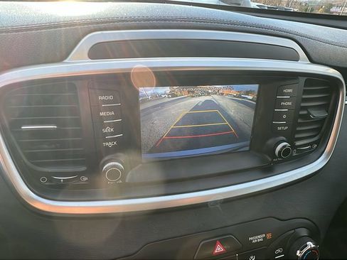 Used 2019 Kia Sorento L image 26