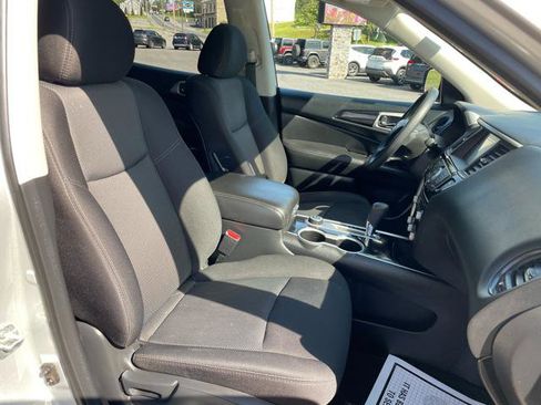 Used 2019 Nissan Pathfinder S AWD/4WD image 37